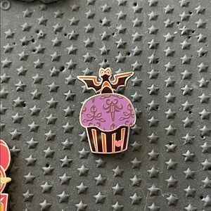 Hidden Mickey Haunted Manship Chaser